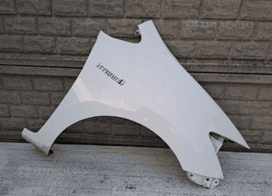Toyota auris lift 2010-2013 błotnik przedni prawy 1