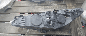 Przod przednia lampa prawa peugeot 308 6