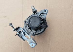 Toyota auris avensis 1.6 alternator 27060-0t360 3