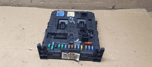 Moduł BSI skrzynka bezpieczników Citroen C5 III 9664058880 2