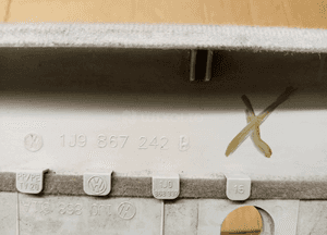 Osłona poszycie słupka prawy tył VW Golf IV Kombi 1J9867242B 4