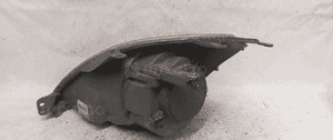 Przod przednia lampa prawa ford fiesta MK6 3