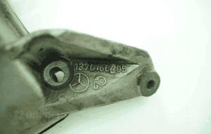 Pokrywa zaworow A1370160405 mercedes 6.0 137.970 CL600 W215 S600 W220 3