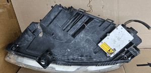 Audi A6 C6 lampa przód przednia Xenon  lewa 9