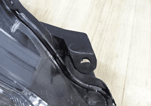 TOYOTA YARIS 3 lift LAMPA PRAWA 4