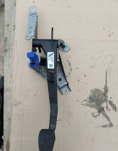 Volvo V50 S40 pedal sprzegla 3
