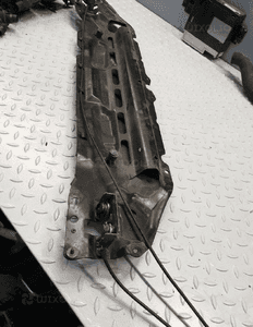 BMW E60 E61 OSŁONA PASA GÓRNEGO ZAMKI LINKI EUROPA 2