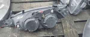 Przod przednia lampa prawa peugeot 307 4