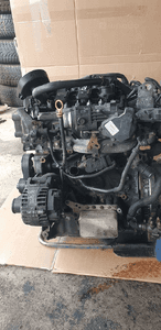 Silnik słupek blok silnika jedna turbina Renault Trafic III Vivaro B 1.6 DCI R9M R9M413 R9M 413 R9MH413 8
