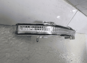 Audi Q4 e-tron kierunkowskaz boczny lusterka lewy 3