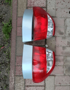 Mazda 626 HB 97-02 Lampa listwa plastik tylna tył 1