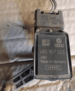 Audi A4 B5  czujnik ustawienia zawieszenia poziomowania lamp 4B0907503 3