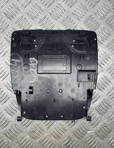 Mercedes W213 lampka podsufitka oświetlenie kabiny A0009005410 4