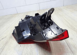 Lampa tył tylna lewa toyota corolla xii E21 kombi 9