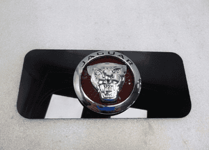 Jaguar xf X260 zaślepka znaczek logo jaguar grila 2