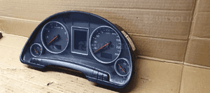 Licznik zegary Audi A4 B6 1.6 8E0920900H 4