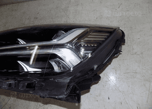 Volvo XC40 17-22 lampa full led lewa przód kompletna uk 5