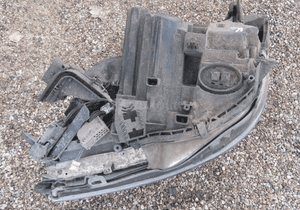 MERCEDES C 204 lift xenon prawy ils uszkodzony 3