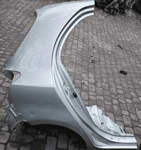Toyota Yaris II    błotnik tył tylny prawy  lewy    06-11 1E7 1