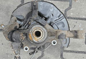 Toyota Avensis T25 Corolla Verso 04-08 zwrotnica przod przednia prawa lewa 2.0 2.2 3