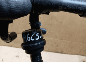 Przewody podciśnienia zaworek Audi A6 C5 2.8 078133783M 058133753B 9