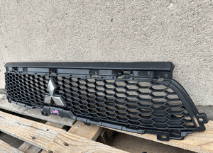 Grill atrapa zderzaka mitsubishi outlander ii lift 3