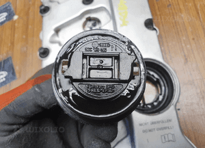 Pokrywa 06B103475AJ Zaworów Dekiel Głowicy 2.0 ALT 20V 130KM AUDI A4 B6 A6 C5 VW 7
