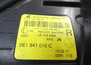 Skoda Octavia 3 LIFT Lampa Reflektor 5E1941016C PRAWA 8