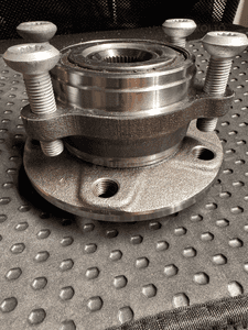 OPTIMAL ZESTAW ŁOŻYSKA 101017 VW GOLF V PRZÓD AUDI A3 SKODA OCTAVIA 2