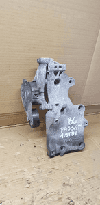 Łapa mocowanie alternatora VW Passat B6 1.9 TDI 038903143AF 4