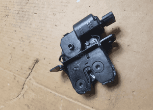 Renault Megane III Zamek Klapy Bagażnika 846300003R 5