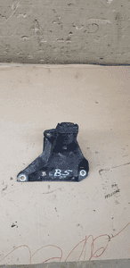 Łapa wspornik silnika VW Passat B5 1.9 TDI 8D0199308AG 2
