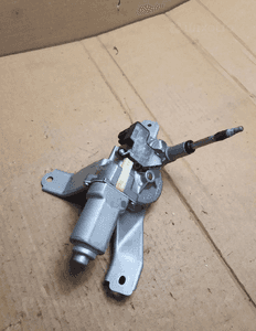 Silniczek wycieraczki tył Mazda 2 DE 2008 1