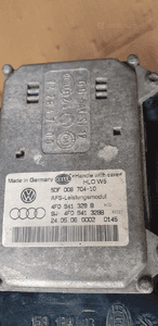 Lampa prawy przód przednia prawa BI XENON skrętny Audi A8 D3 4F0941329B 9