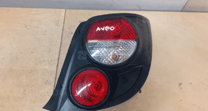 X. chevrolet aveo T300 lampa tył prawa 1