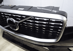Volvo XC60 zderzak przód r-design 2019R llu 7