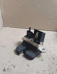 # ZAMEK KLAPY TYŁ VW PASSAT B6 KOMBI nr 1K6827505D 4