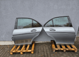 Mercedes c klasa W204 sedan drzwi tyl tylne lewe prawe C792 oryginał lakier 1