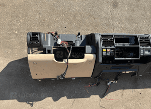 Kokpit deska rozdzielcza czarny LAND ROVER DISCOVERY 1 I & 2 II 2