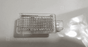 Audi A8, A4 lampka oświetlenia kabiny 8E0947101 2