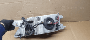 Lampa prawy przód przednia prawa Mazda Premacy 5
