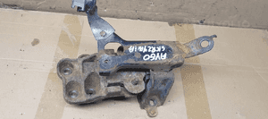 Łapa mocowanie skrzyni biegów Toyota Aygo 1.0 4