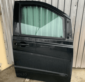 mercedes  VITO VIANO 639 drzwi prawe czarne c197 4