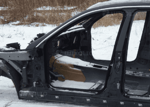 Mercedes W204 sedan próg słupek lewa strona k.l C040 3