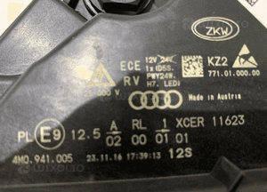 Audi Q7 4M Lampa Przednia LED - Lewa 12713 7