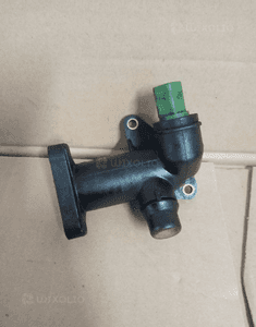 Kruciec kolanko wody passat b5 fl 1.8T 058121133B 1