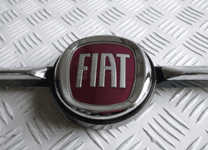 ZNACZEK LOGO FIAT 500 lift GRILL 735637413 CHROM 5