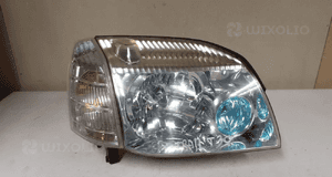 Lampa przód przednia prawa xenon nissan x-trail 1