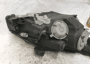Przod przednia lampa lewa toyota avensis T27 6