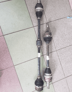 półoś  lewa aveo t 300 1.2 2015 rok 1